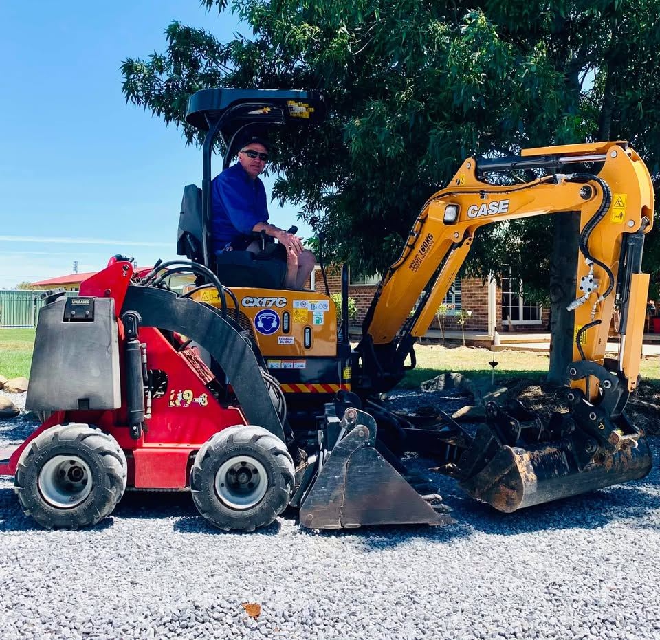 Jenko's mini excavator and Dingo loader